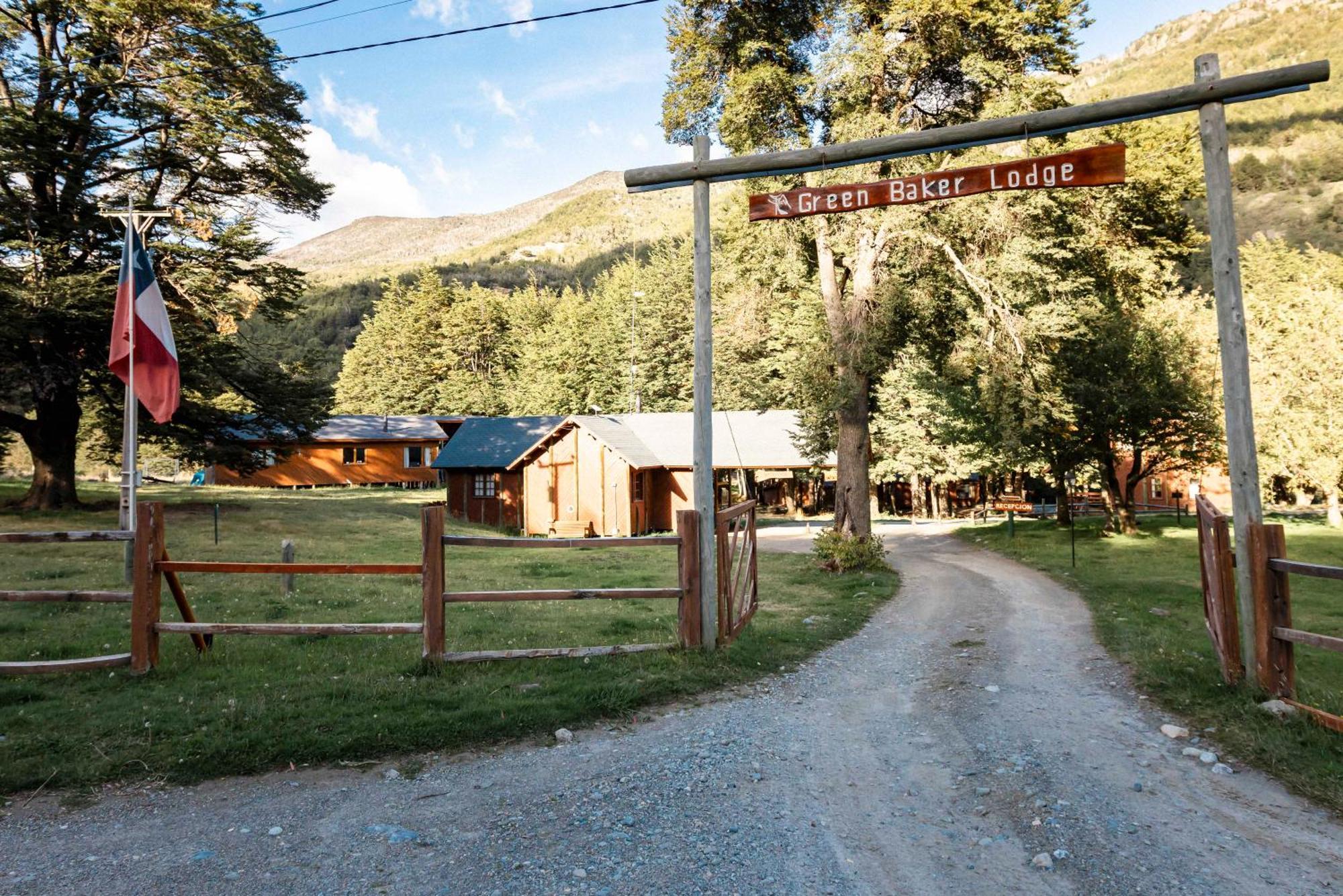 Green Baker Lodge Puerto Bertrand Exterior photo